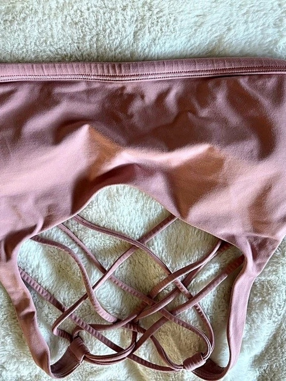 Lululemon Free to Be Wild Bra - Light Pink - Size 6